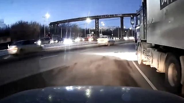 Кто нарушил правила Камаз или Митцубиси