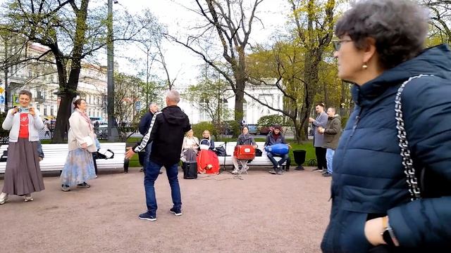 13.05.25.С-Пб. Харинама в Екатерининском саду