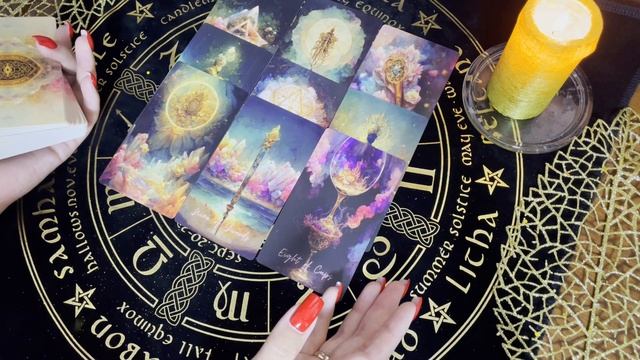 Почему он так себя ведёт? Гадание на Таро