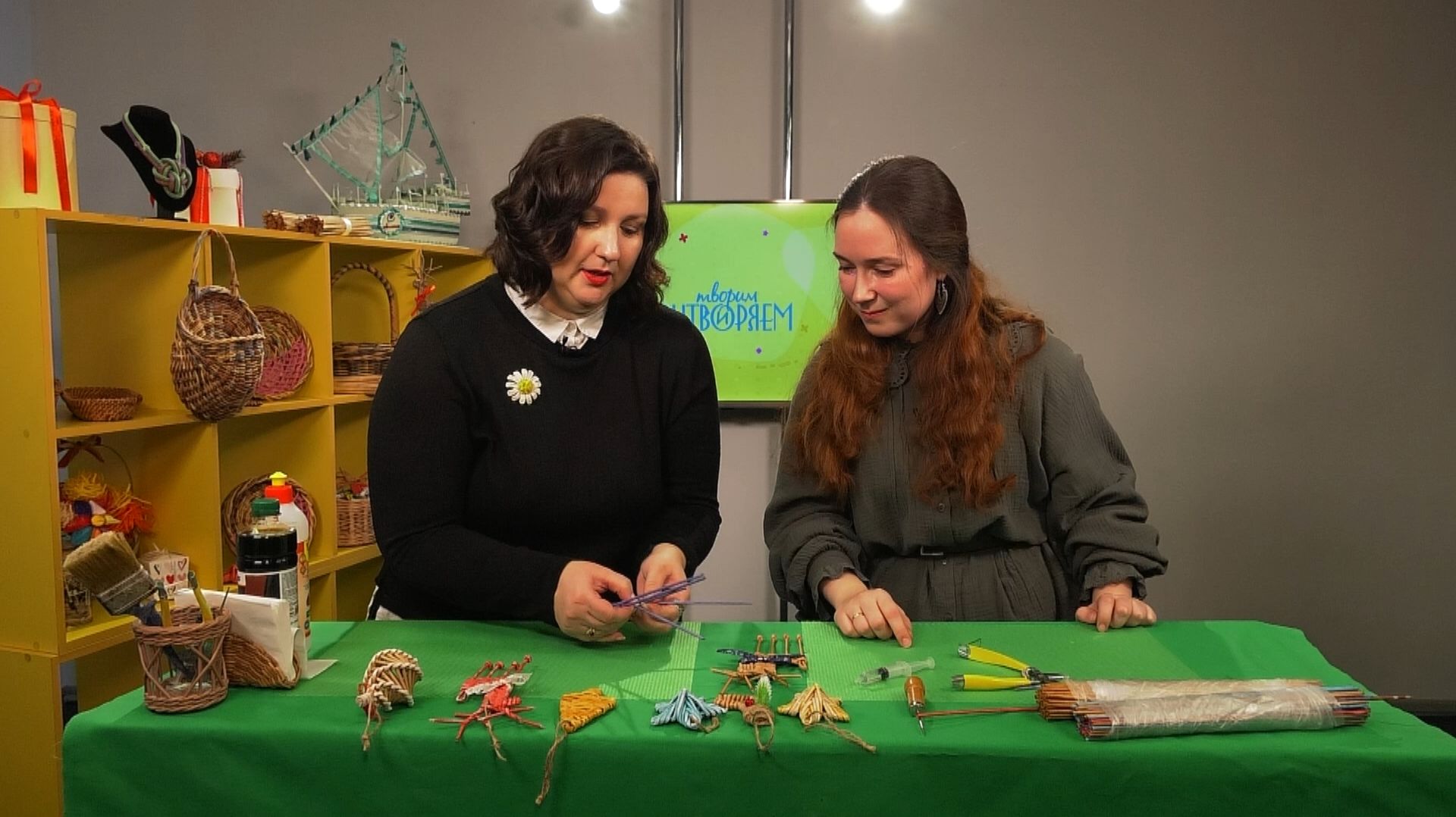 Творим и вытворяем | Елочное украшение из бумажной лозы