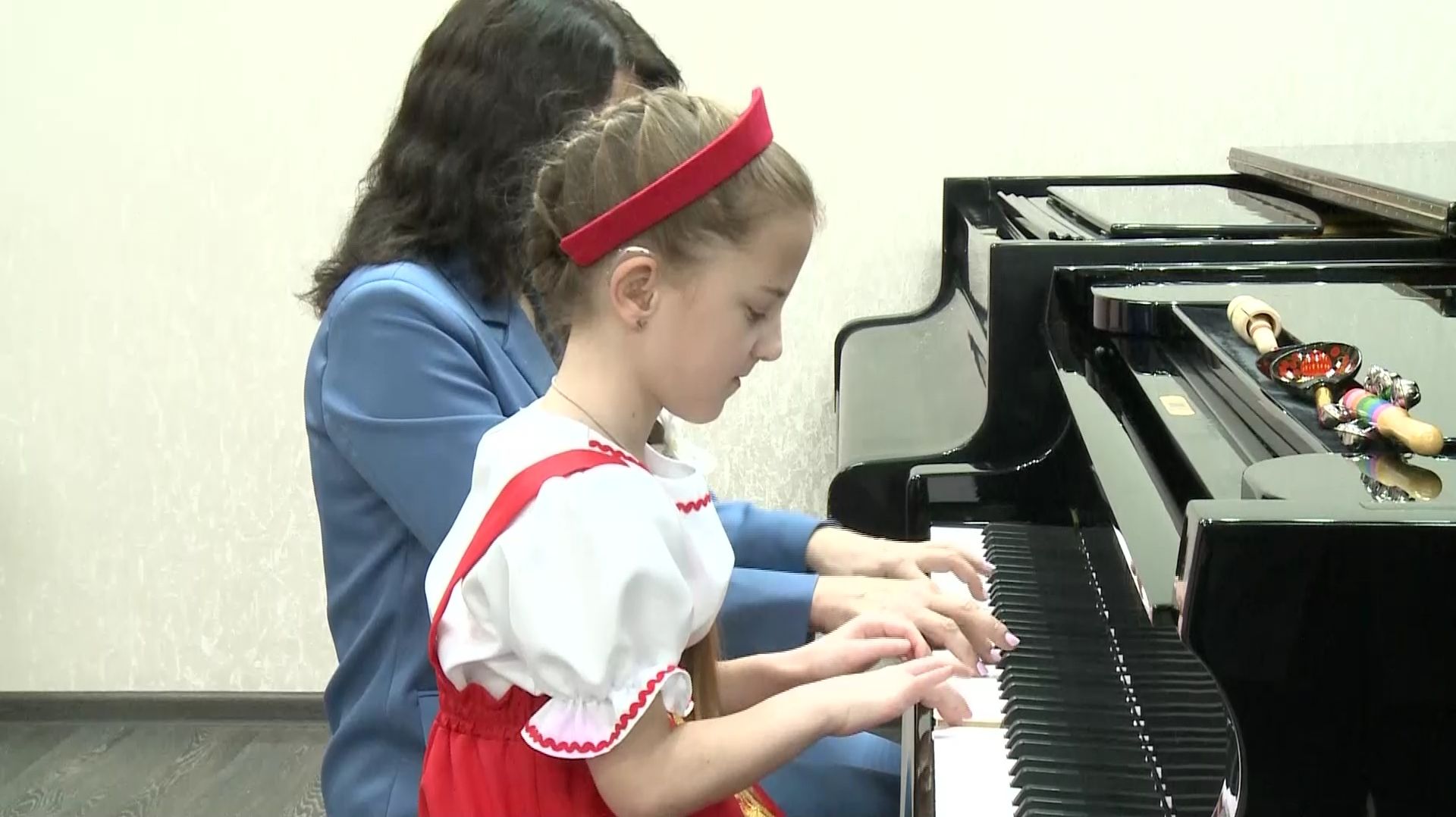 Юная пианистка с нарушениям слуха из Нефтеюганска стала победительницей международного фестиваля