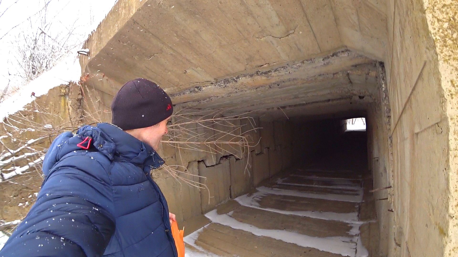 ✅Как звучат Бомбочки в объёмном пространстве 😄 Пение Баха в трубе, тоннеле и спортзале))