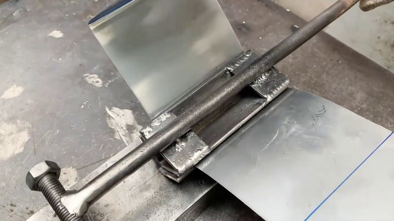 Ручной гибочный станок под угол 90 градусов