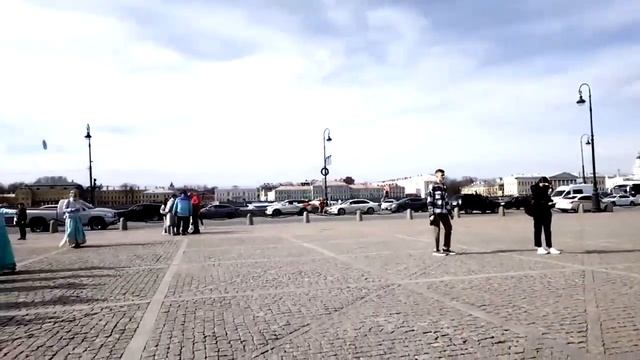 28 04 24  Харинама в Адмиралтейском саду