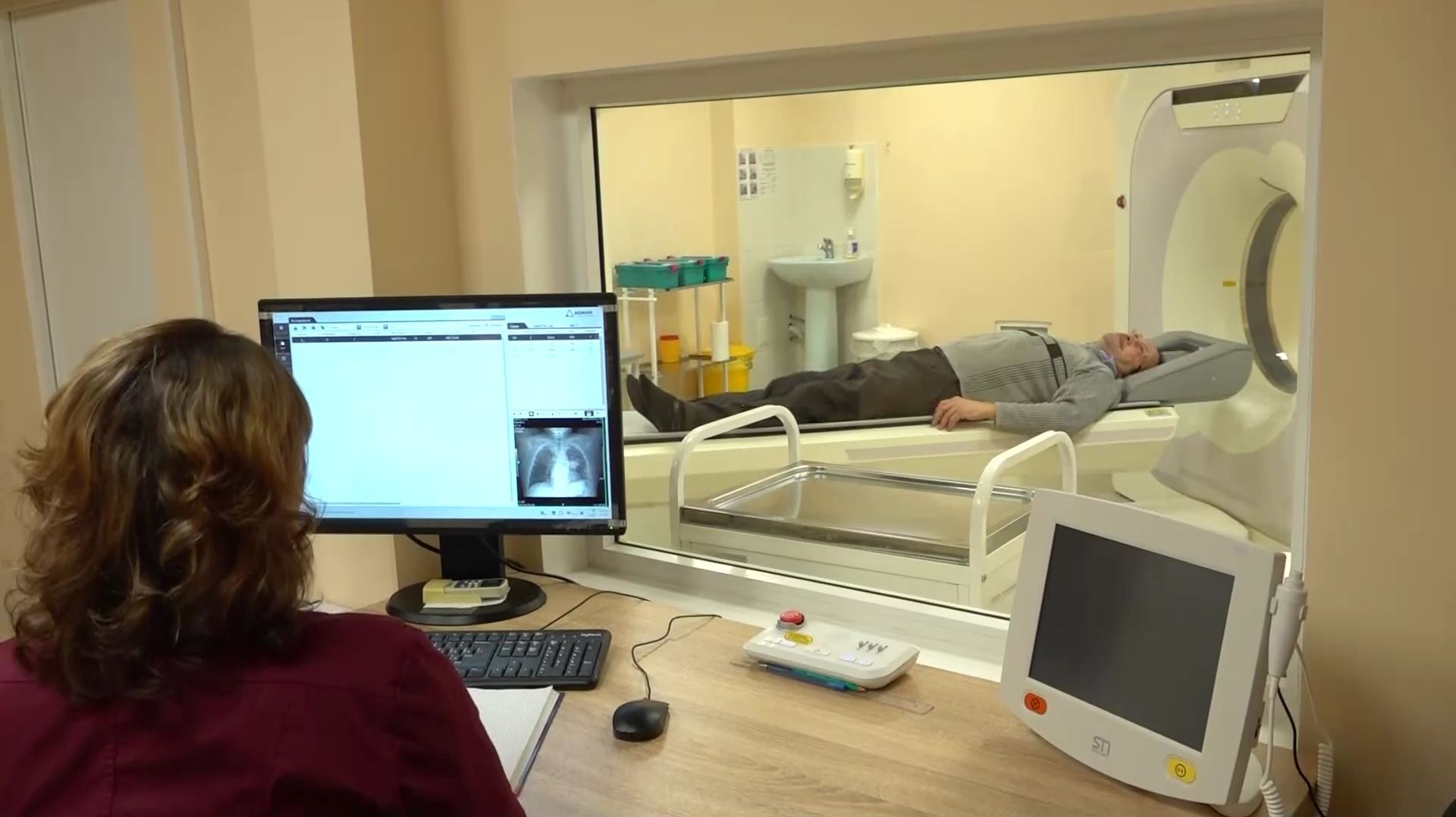 В Белоярской больнице установили второй томограф