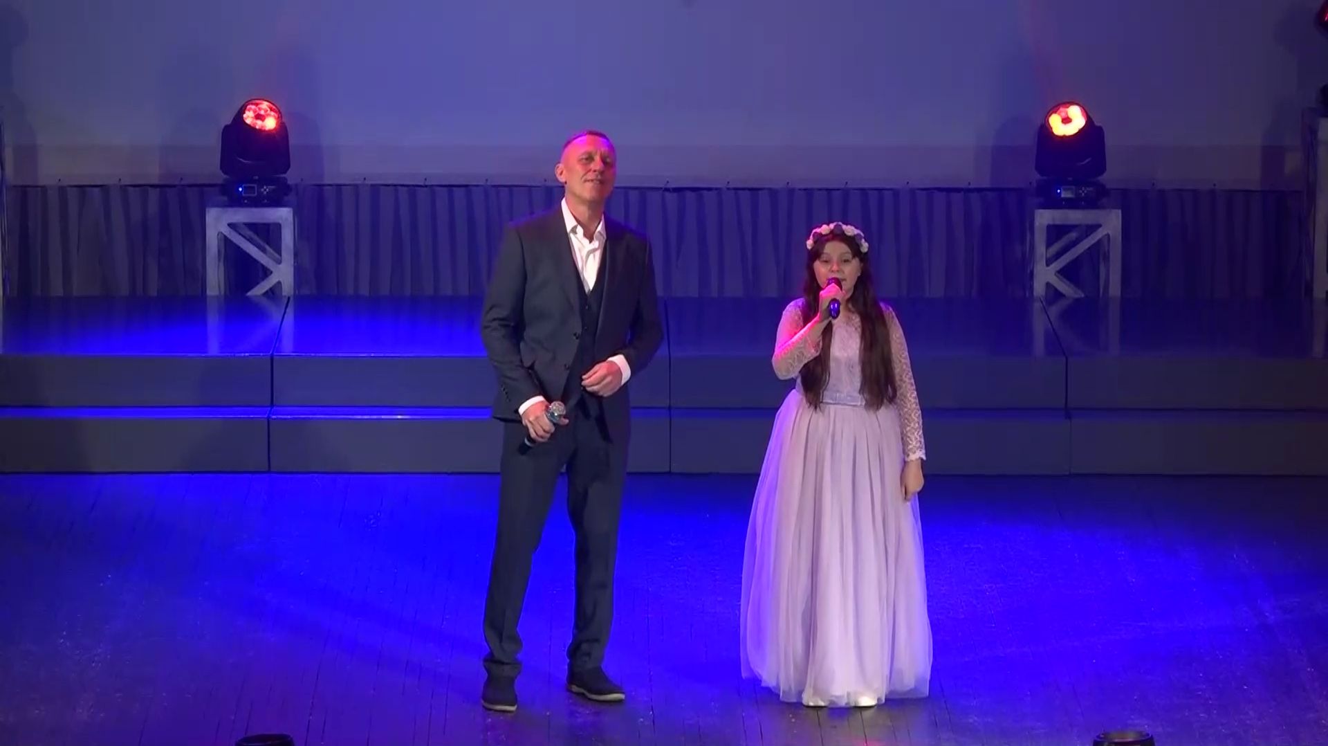 В Нефтеюганском районе прошёл конкурс вокалистов «Взрослые и дети»