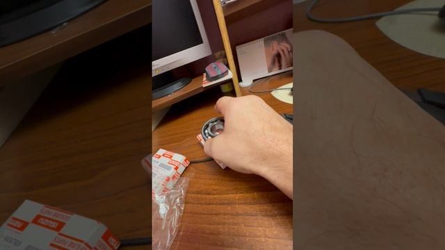 Исузу Форвард оригинальные подшипники помпы.