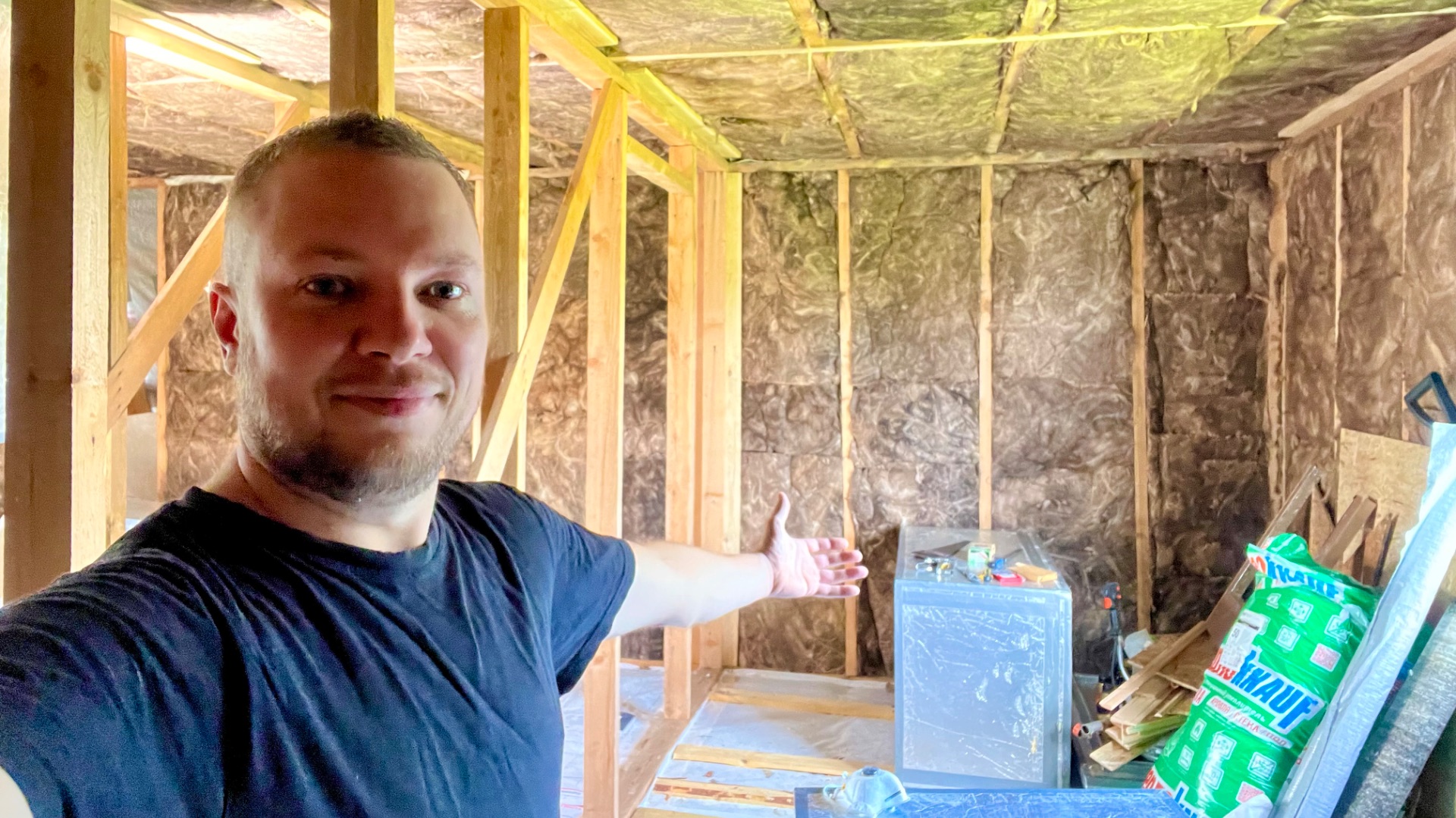 Превращаю второй этаж в жилое место!