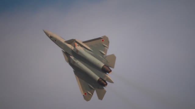 Сухой 57 (СУ57) на авиашоу в Дубаи (Dubai Airshow 2025)