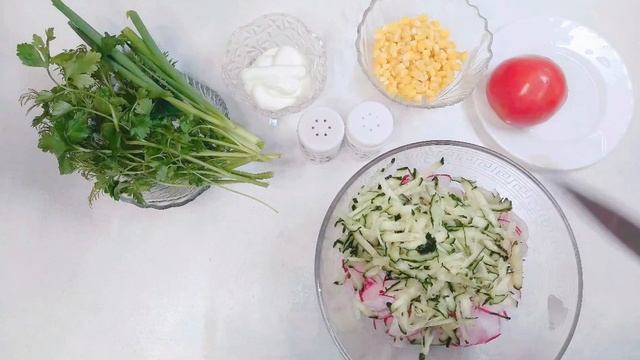 Салат с редиской весенний.Вкусный и полезный.