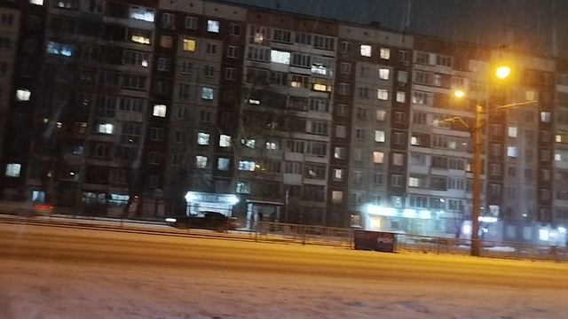 Стою на крыльце дома