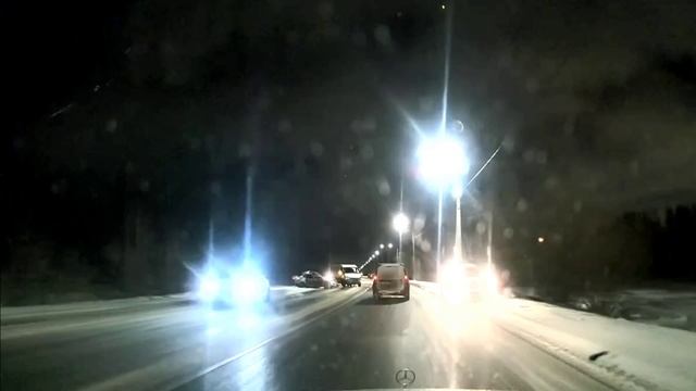 Авария в Омске на Красноярском тракте у Юнигаза