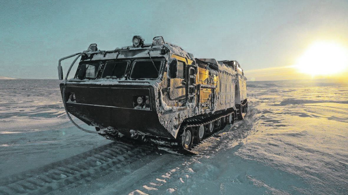 Северные вездеходы, беспилотники самосвалы и огромный холодильник. Новости техники на Rutube 2025.