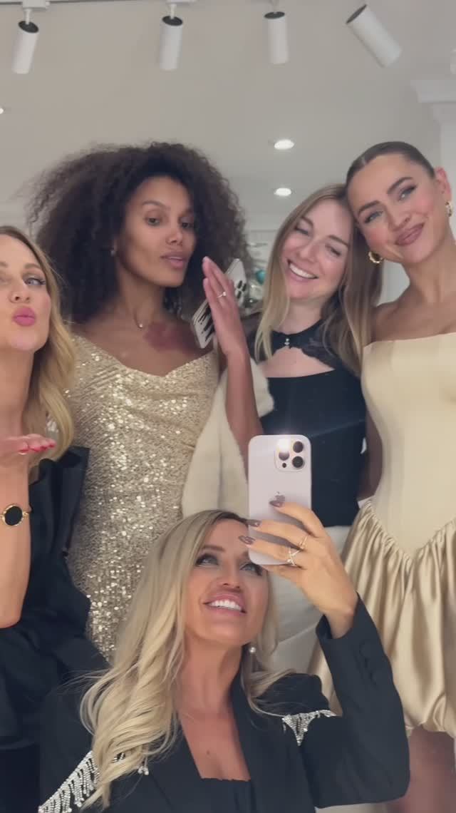 Волшебный предновогодний вечер  в Москве💫  Благодарим всех, кто разделил этот день с нами😍❤️