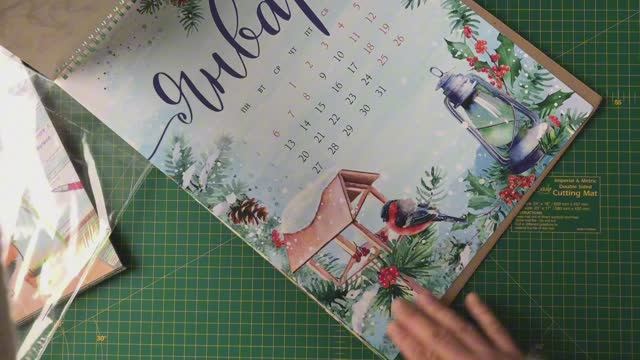 Распаковка календарей на 2025 год