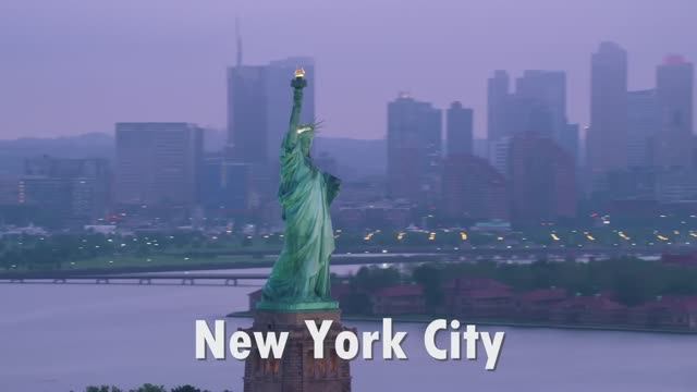 Нью-Йорк: Самодельный аквариум на 2700 литров для цихлид