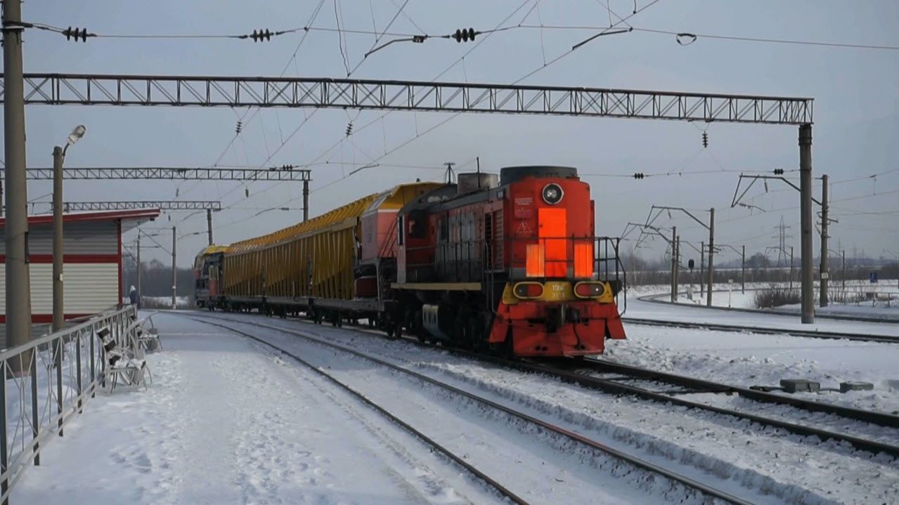 Тепловоз ТЭМ2-3113 с СМ2Б-1143