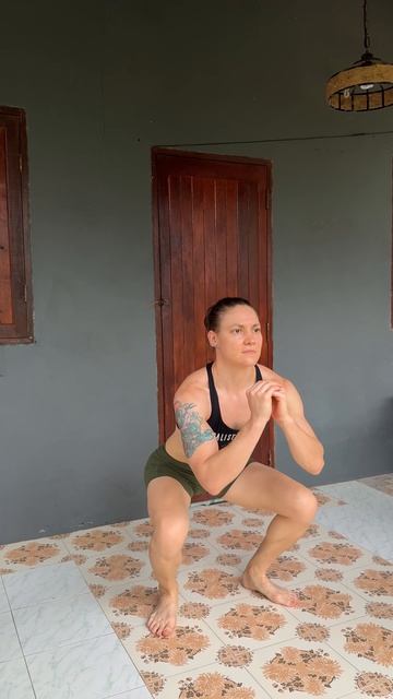 Выпрыгивания из приседания