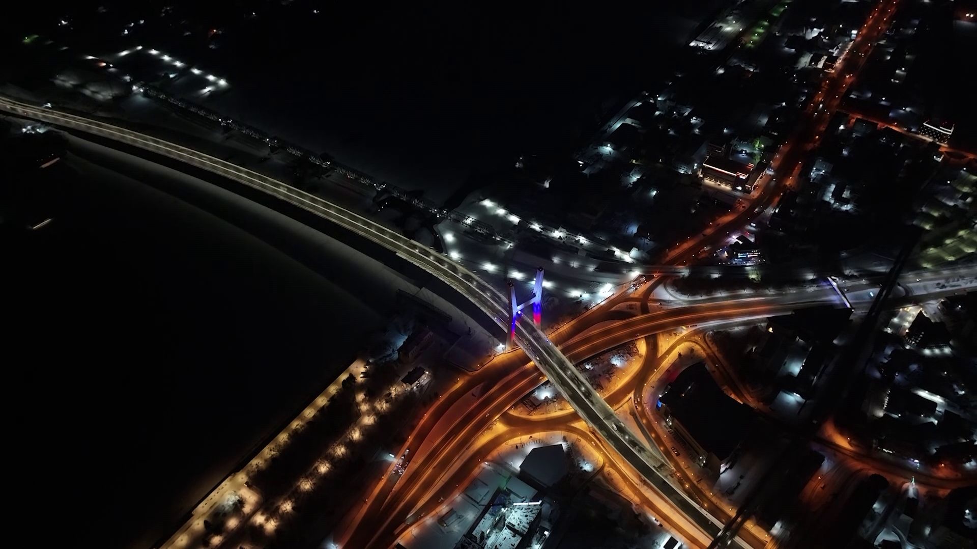 Четвертый мост через реку Обь открыли в Новосибирске