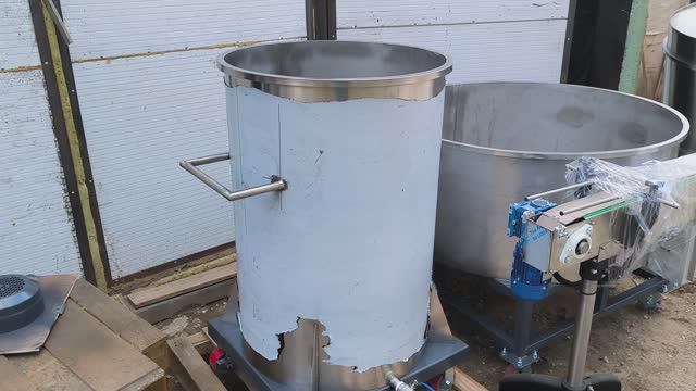 Дежа на 250 литров для ЛКМ