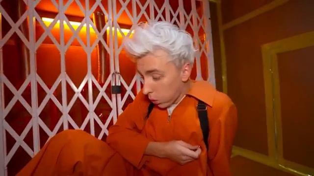 А4 - ПОБЕГ из САМОЙ ОХРАНЯЕМОЙ КАРТОННОЙ ТЮРЬМЫ!