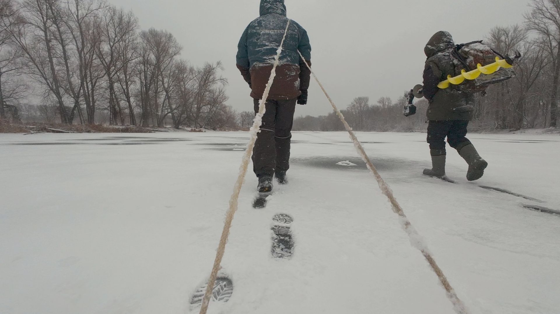 Зимняя рыбалка началась!  ПОПАЛ НА ЖОР РОТАНА! Первый лёд 2025-26