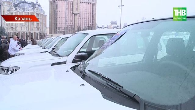 В Татарстане победителям конкурса местного самоуправления вручили 100 автомобилей