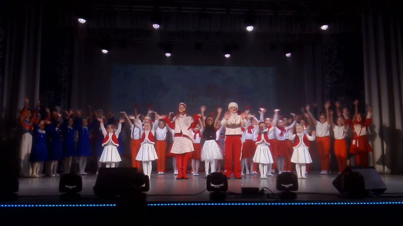 Фестиваль-конкурс «Рождественские огоньки-2025» в ДК.Спутник города Вязники. 3-я часть