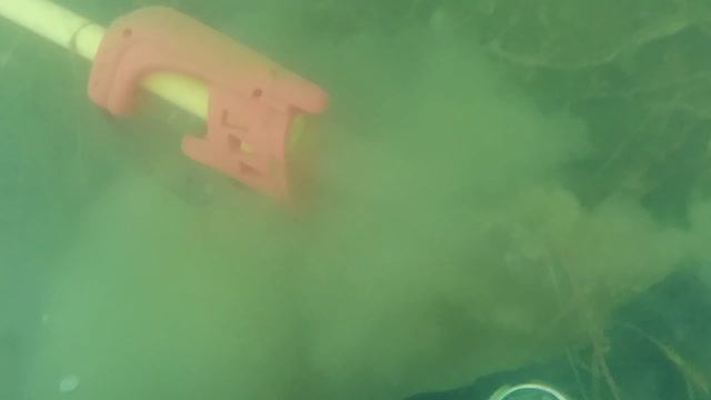 Нашел детский водяной пистолет