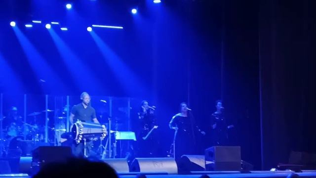 ОЖИДАНИЕ ВЫХОДА НА СЦЕНУ Елены Ваенги концерт в г Раменское в марте 2025г