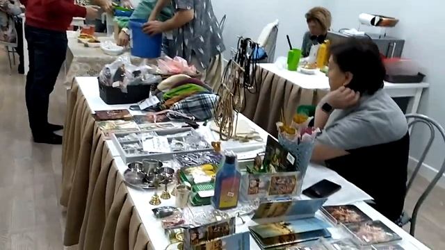 01 11 23 Махапрасад от Патита Паваны в КЦ Гаура