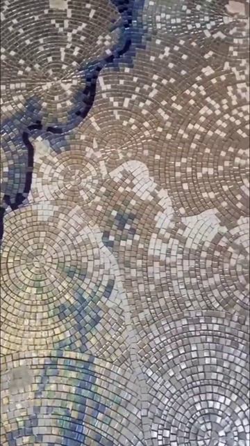 Панно из мозаики для ванной комнаты "Водопад".