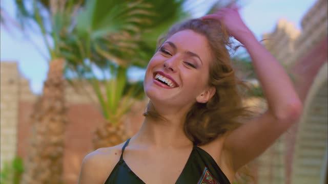 ЖЕНСКИЕ МЕЧТЫ О ДАЛЬНИХ СТРАНАХ - 3 серия