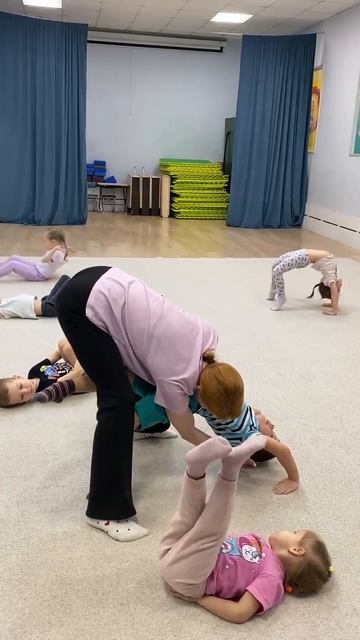 Акробатика для малышей Мостик -2 12.2025