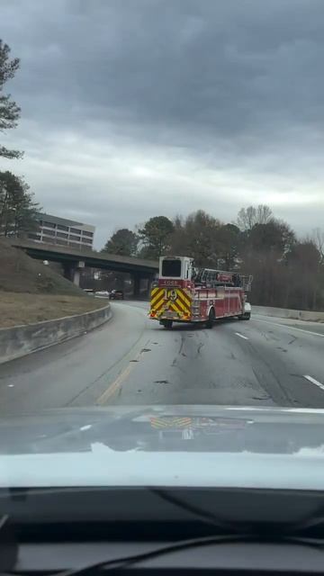 Валит боком