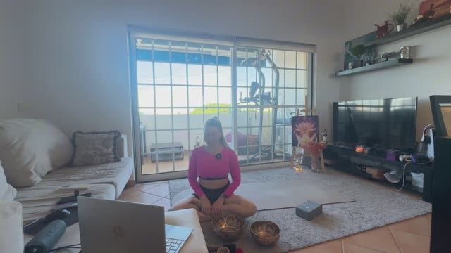 Виньяса йога на продольный шпагат