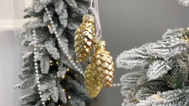 Ёлочное украшение-гроздь ШИШЕЧКИ НА ЛЕНТОЧКАХ молочный, стекло, 11 см, 1001444