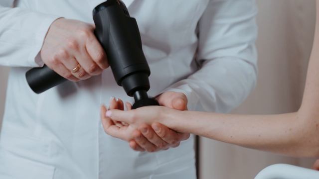 Массаж рук | Предплечья, кисти, плечи | Инструкция