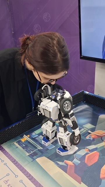 Увлекательное путешествие в РОБОПАРК (зарисовка №5), с космическим путешественником Андреем ЛЭД