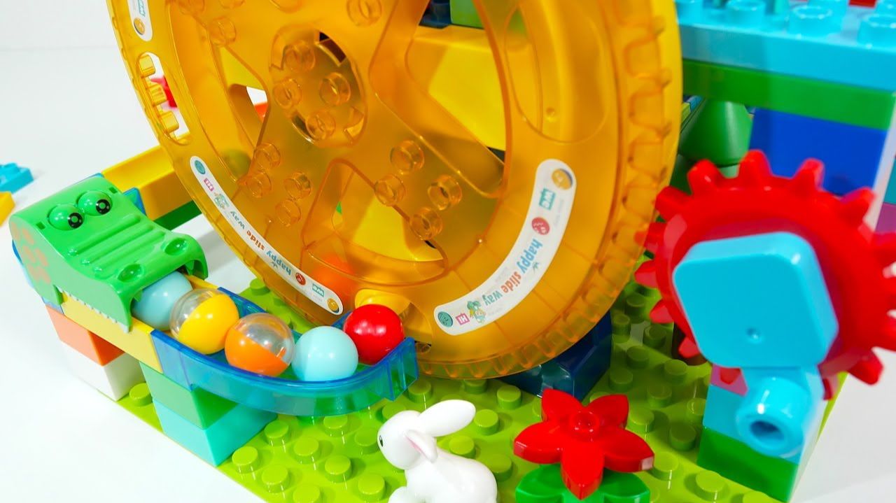 СТРОИМ ГОРКУ ДЛЯ ШАРИКОВ С КОЛЕСОМ ШАРИКИ ДЛЯ ДЕТЕЙ ДЕТСКИЙ КАНАЛ ИГРАЛКИ-ЗАЛИПАЛКИ