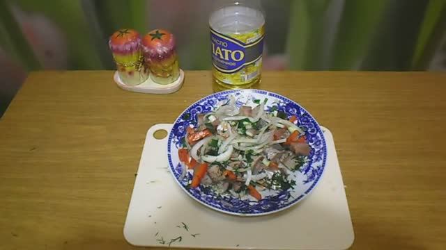 Закуска из сельди с болгарским перцем и луком