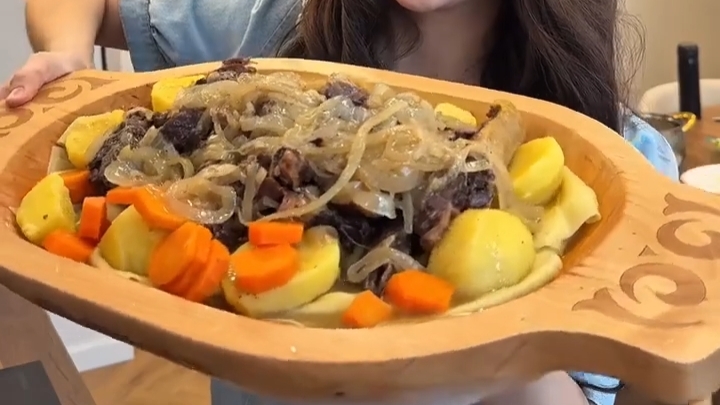 Вкуснейший БЕШБАРМАК за 10 минут...🥘🥩😋