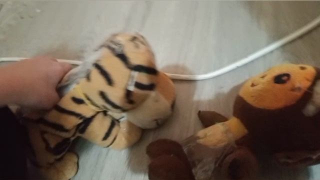 ТАБУРЕТКА ПОЖИРАТЕЛЬ В РЕАЛЬНОЙ ЖИЗНИ! 24 ЧАСА ЧЕЛЛЕНДЖ СЛЕДИТЬ ЗА ТАБУРЕТКОЙ!