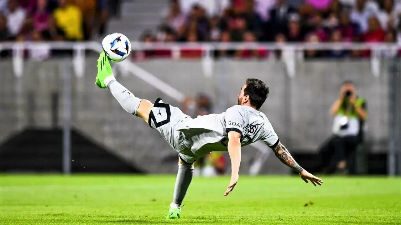 Легенда на поле: 15 лучших голов Лионеля Месси