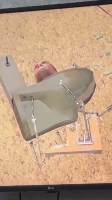 спикер Мэн титан