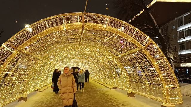 Светящийся туннель на Никитском бульваре 2025-2026