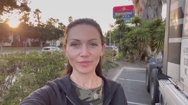 ANKA - Дальнобойщица в США. - Разбили лобовое стекло. Посетили Google и Apple в Купертино