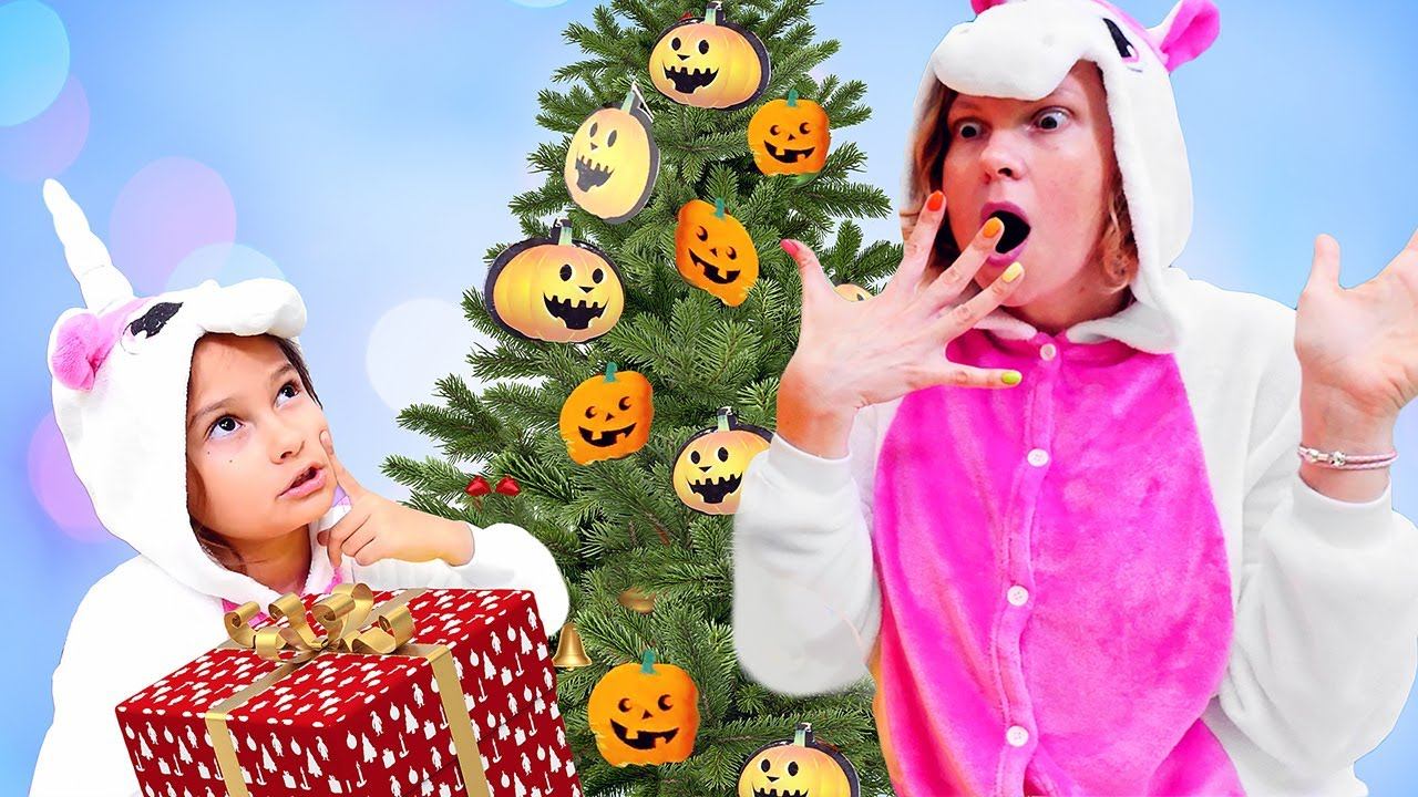 УРОНИЛИ ЕЛКУ! Веселые Единорожки встречают Новый год! — Весёлое видео для детей с Плей До