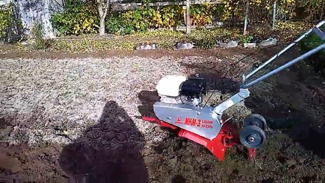 Самодельный плуг и грунтозацепы на мотоблок  Мобил К МКМ-3.Тест. ч 2.Homemade plow and lugs..mp4