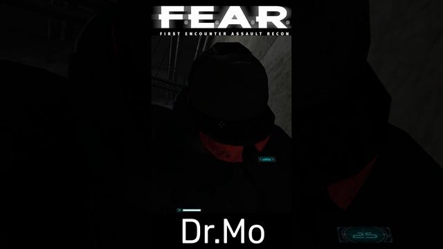 FEAR Рассматривает #shorts #fear #страх #игры #пк